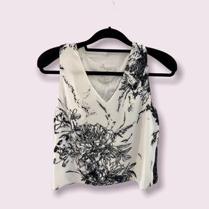 Aritzia Babaton sleeveless shirt size S